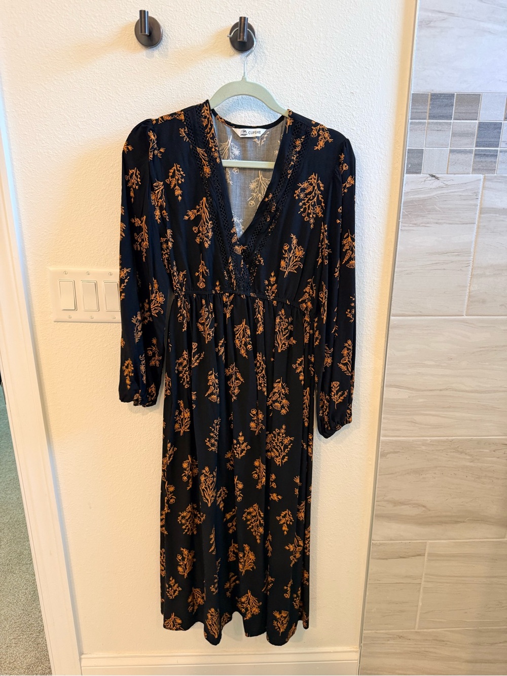 Black Floral V-Neck Long Sleeve Midi Dress by